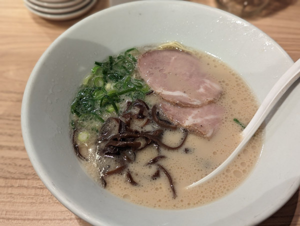 「白丸元味」@一風堂 三宮店の写真