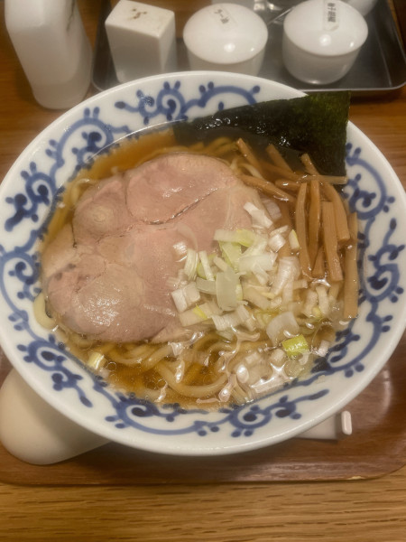 「醤油ラーメン」@博多醤油ラーメン 月や 博多デイトス店の写真