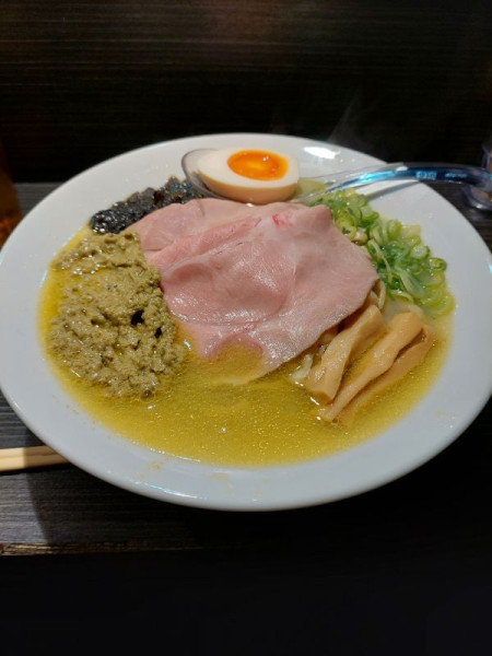 「特製牡蠣塩+半ライス」@中華蕎麦 無冠の写真