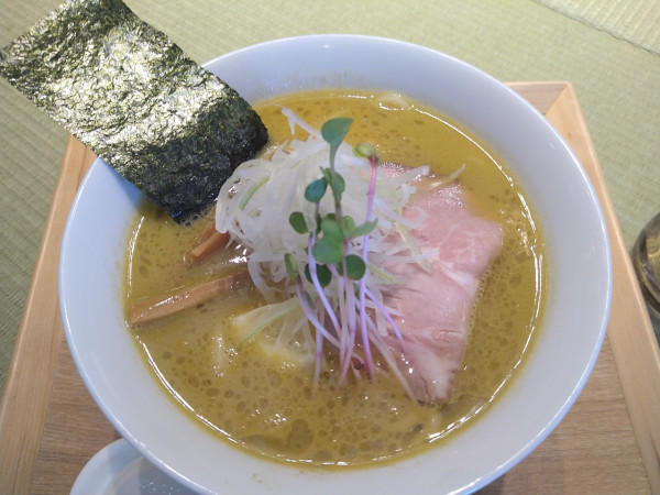「濃厚牡蠣らぁ麺(950円）」@らぁ麺 牡蠣と貝の写真