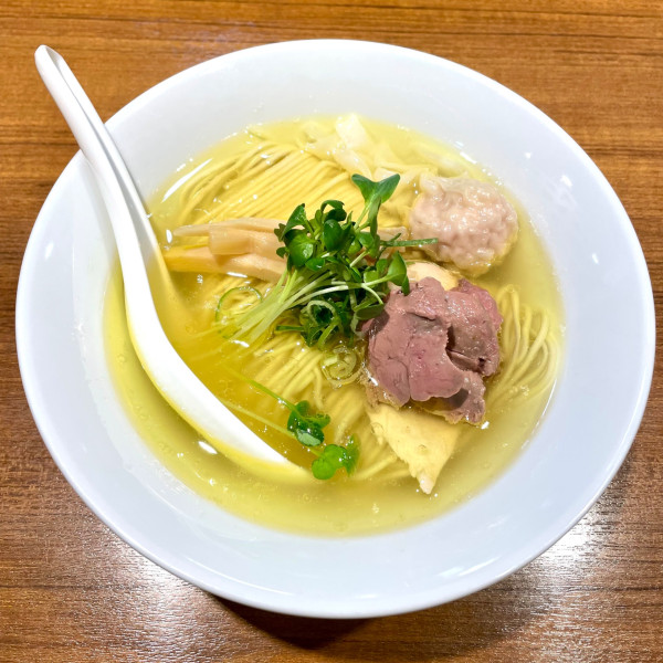 「【限定①】白レバーと鶏ワンタンの塩中華そば」@寿製麺よしかわ 川越店の写真