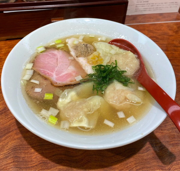 「ワンタン塩そば ¥1300」@三馬路 東京店の写真