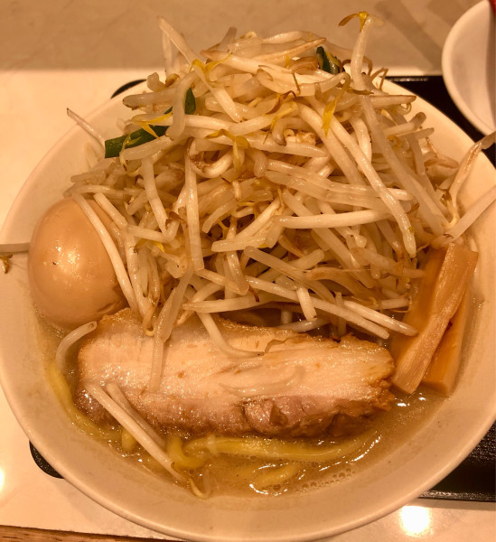 「味玉味噌ラーメン 野菜大盛　1100+150円」@味噌麺処 花道庵 東京ラーメンストリート店の写真