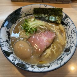 半熟味玉鶏白湯魚介そば