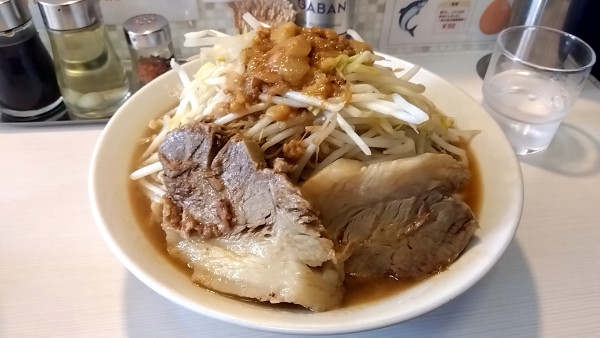 「国産豚ラーメン　ミニ（８８０円）＋チャーシュー１枚」@豚仙人 中山店の写真
