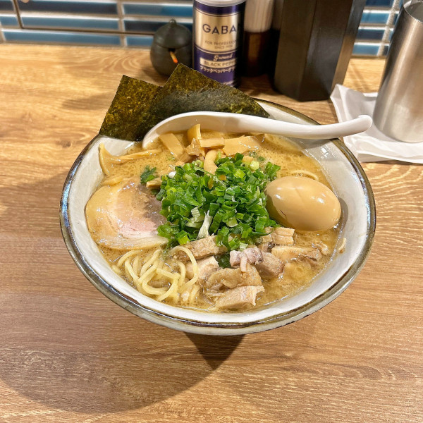 「得製らーめん」@風雲児 東京ラーメン横丁店の写真
