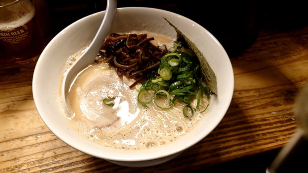 「とんこつ」@豚骨屋 すぎ多 藤枝駅前店の写真