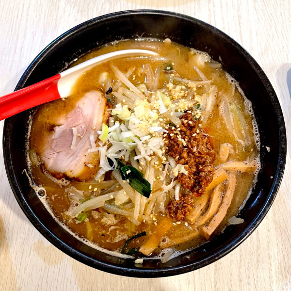 「焦がし味噌らーめん＋もやし＋その他」@麺屋 誉の写真