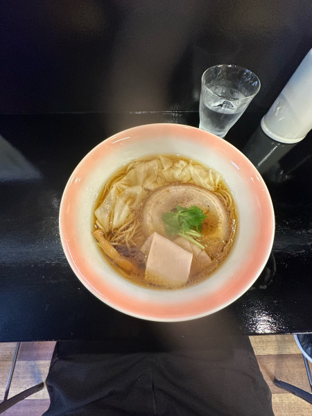 「わんたん醤油」@らぁ麺 もち月の写真