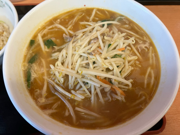 「味噌ラーメン＋半チャーハンセット　860円」@熱烈中華食堂 日高屋 幡ヶ谷南口店の写真