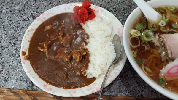 「半カレーラーメンSet 850円」@中華料理 萬龍軒の写真