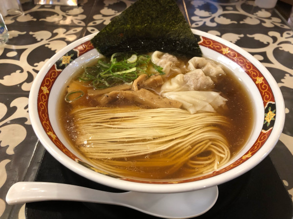 「わんたんそば」@麺や食堂 本店の写真