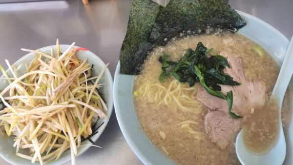「朝ラーメン450円（平日、月火木10時まで）ネギ丼320円」@ラーメンショップ 野田店の写真