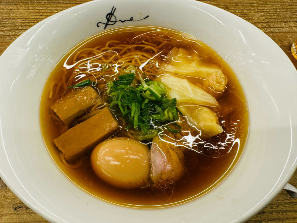 「醤油らぁ麺＋味玉」@Ramen ドゥエ Edo Japanの写真
