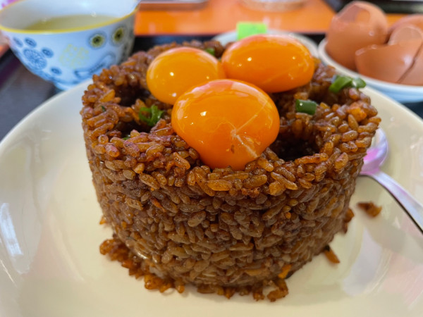 「たまり炒飯￥８８０（税込）　玉子￥７７（税込）×３」@チャーハンじじいの写真