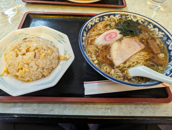 「ラーメン・半チャーハンセット」@幸来軒の写真
