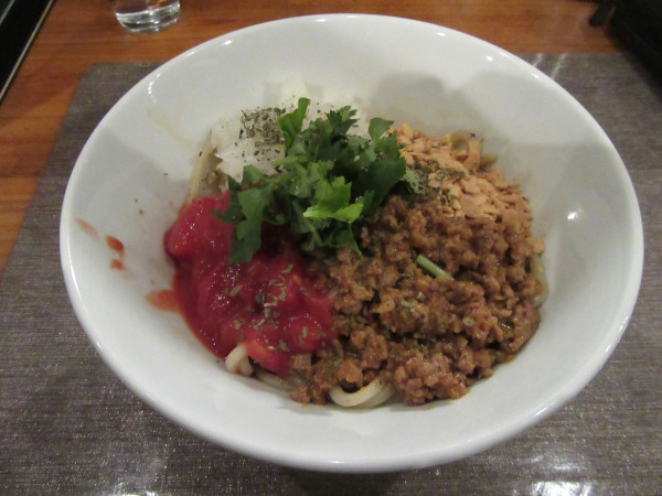 「トマトまぜそば（９５０円）＋唐揚げ２７０円」@麺屋 鳳の写真