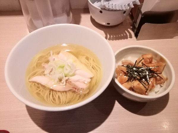 「(３月水曜日限定)地鶏そば(塩)(1200円)」@麺屋 一燈の写真