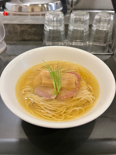 「塩鶏そば」@らぁ麺 やまぐちの写真