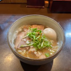 味玉旨だしらーめん（1050円）