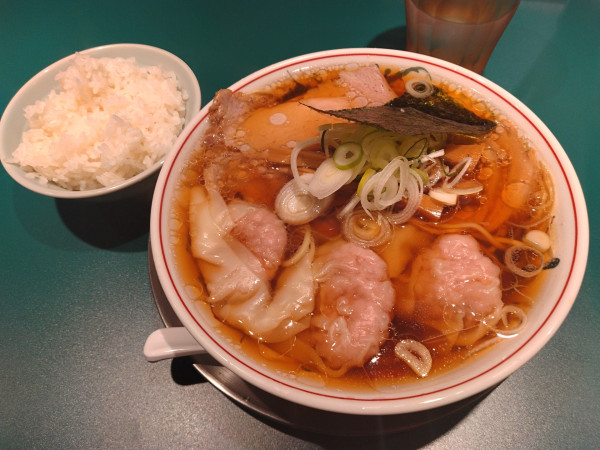 「ワンタン麺¥1170+無料小ライス」@本郷苑の写真
