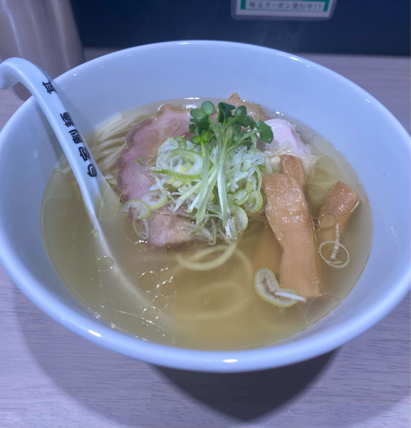 「塩ラーメン ￥900」@自家製麺 甚の写真