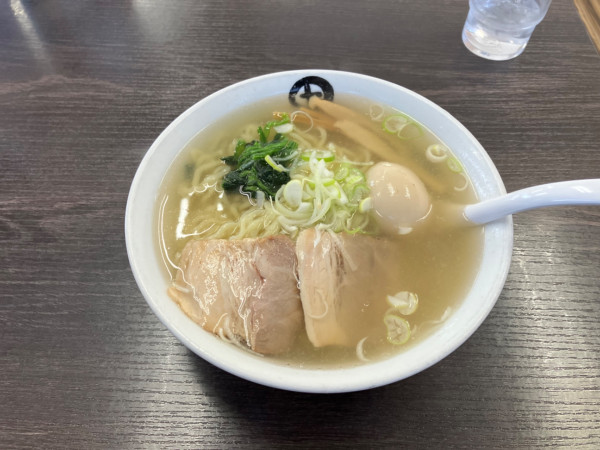 「金の半熟煮玉子中華そば大盛り」@伊藤商店 多賀城店の写真