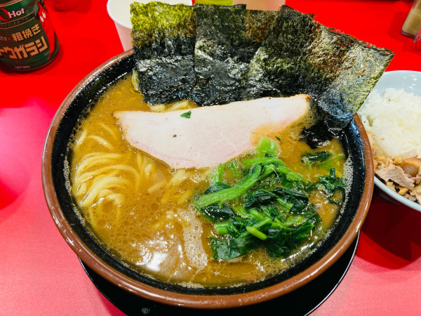 「ラーメン(大・多濃)＋ライス」@鬼道家の写真