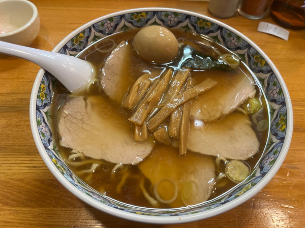 「大盛ちゃーしゅー麺　味付玉子」@春木屋 荻窪本店の写真
