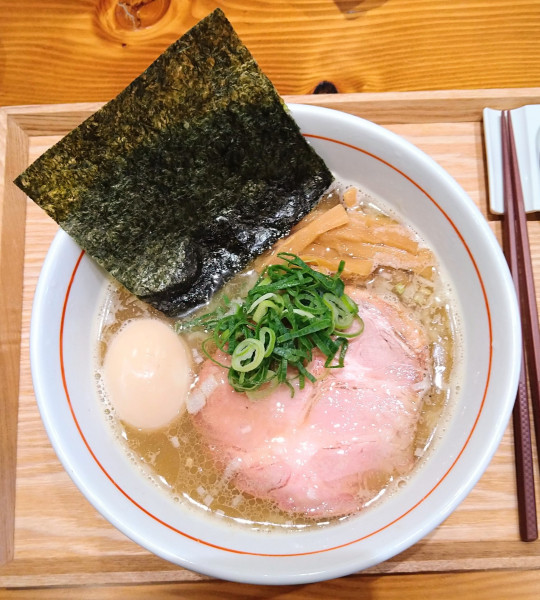 「白豚＋やわ味玉」@中華そば 多繋の写真