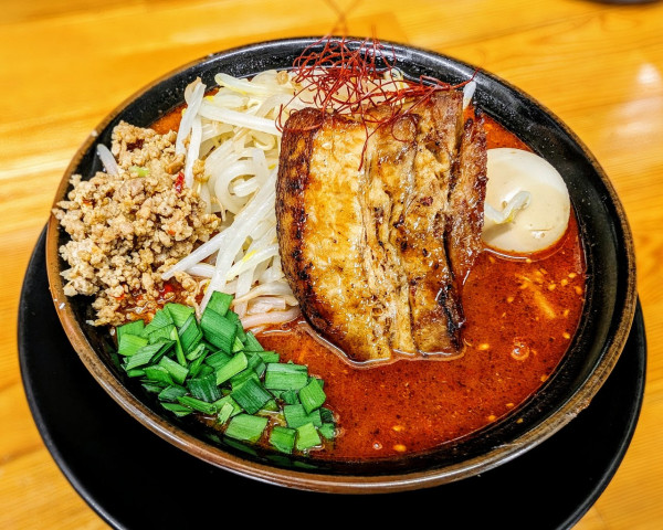 「しびれ辛みそ誤爆」@ラーメン・つけ麺 爆王の写真