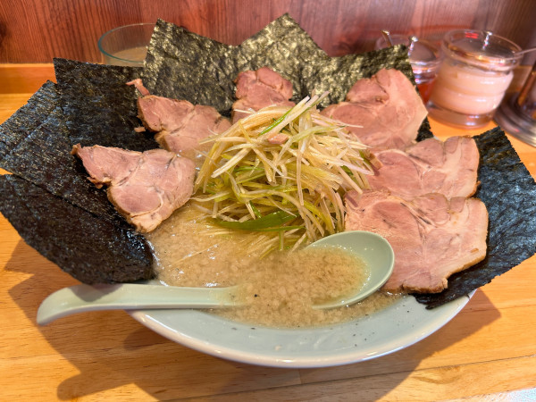 「ネギコテチャーシューメン　のり　カタコイオオ」@ラーメンショップ椿 新治店の写真