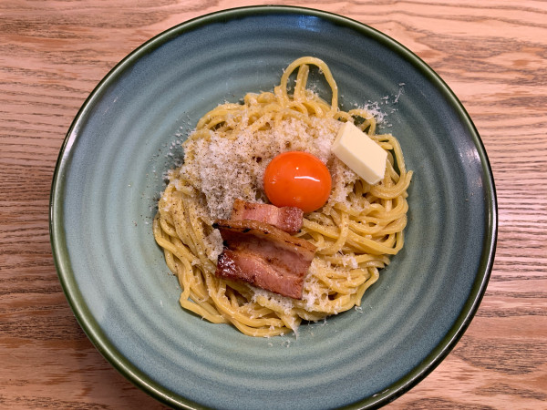 「【限定】カルボナーラ釜玉油そば」@日本油党 渋谷総本部の写真