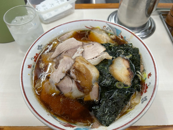 「青島チャーシュー大盛＋チャーシュー100円＋海苔」@青島食堂 秋葉原店の写真