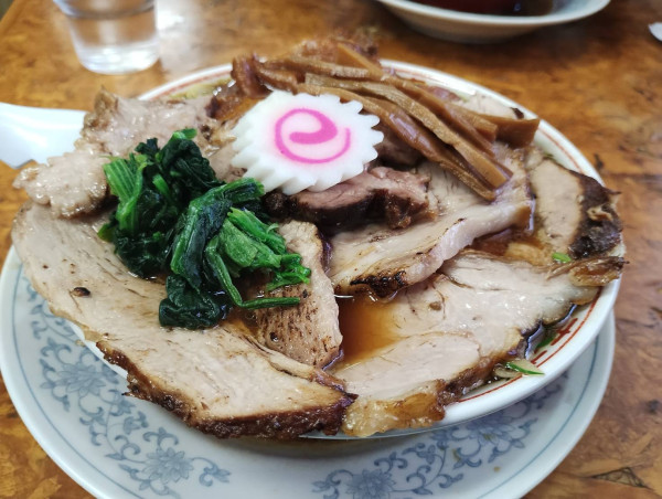 「生姜醤油チャーシュー麺（チャーシュー増・豚・鶏）」@かし亀の写真
