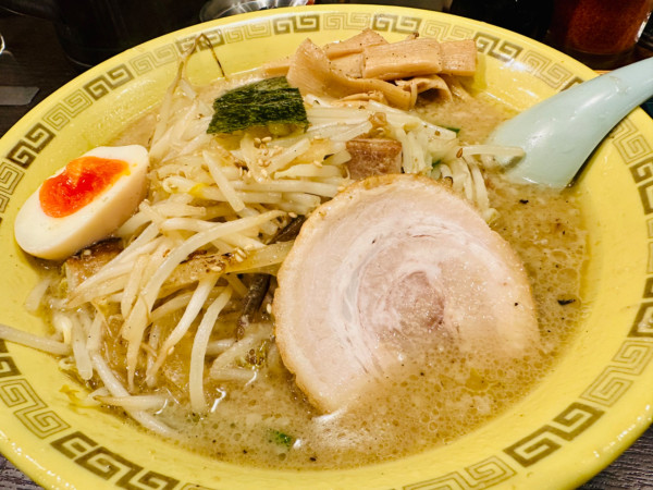 「豚骨味噌ラーメン【1100円】」@江川亭 南多摩店の写真