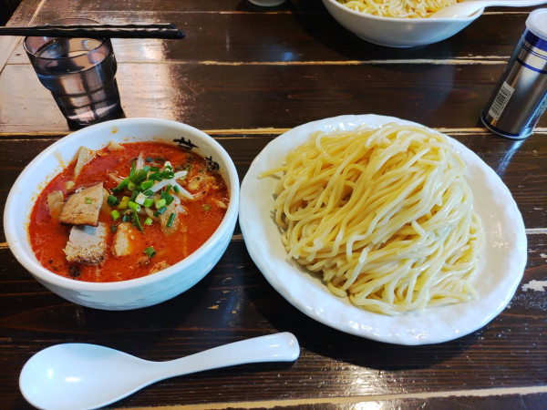 「辛味噌つけ麺大」@麺屋 茅根の写真