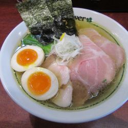 特製塩らあめん（１２６０円）