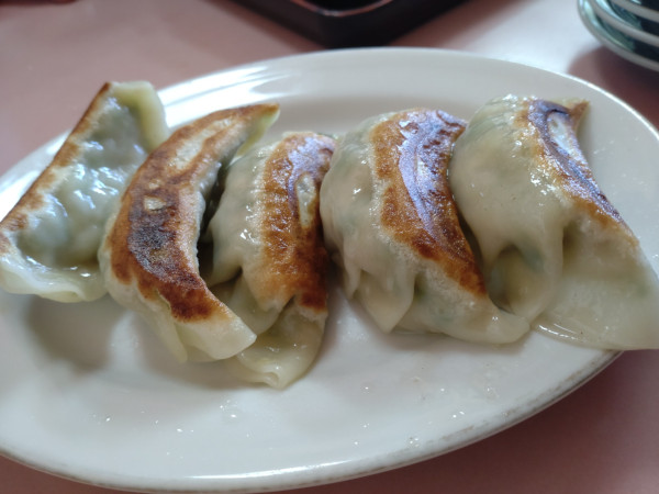 「餃子　400円」@萬福亭の写真