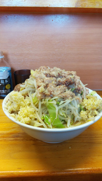 「小麺少なめ豚ダブルショウガ、ヤサイニンニクマシアブラ」@ラーメン二郎 立川店の写真