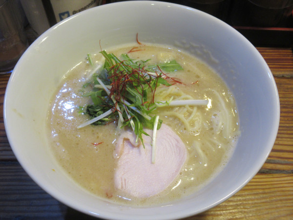 「濃厚鶏白湯そば(930円)」@鶏そば みた葉の写真