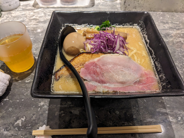 「味噌らーめん+大盛り（ランチ無料）+味玉」@バロンヌードルの写真