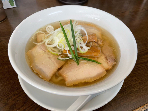 「イリコ塩らぁめん」@手打ち麺 やす田の写真