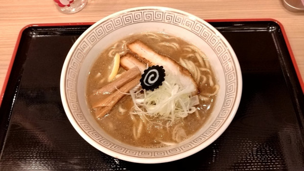 「弘前中華そば_850円」@弘前煮干し中華そばスタンド ニボる?の写真