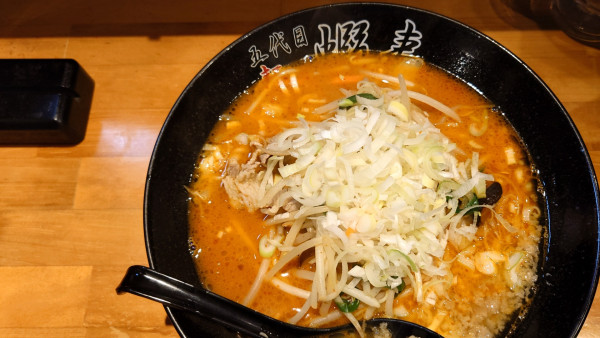「辛いラーチャー麺　950円」@五代目麺や蝦夷の写真
