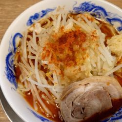 辛ラーメン　野菜少なめ　890円