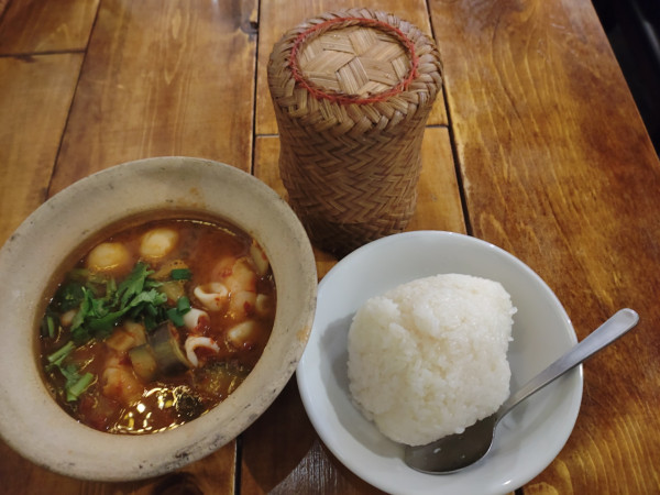 「ゲーンソムバンコク＋カオニャオ＝１３５０円　※」@タイ国専門食堂の写真