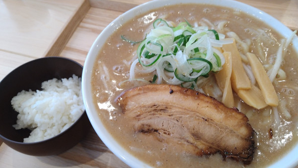 「らいこうラーメン、大盛り」@麺屋 らいこうの写真
