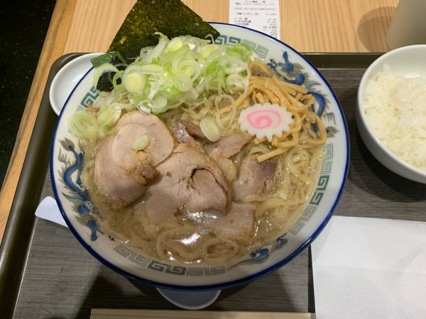 「チャーシューメン大盛1,030円+ごはん200円」@舎鈴 プレナ幕張店の写真