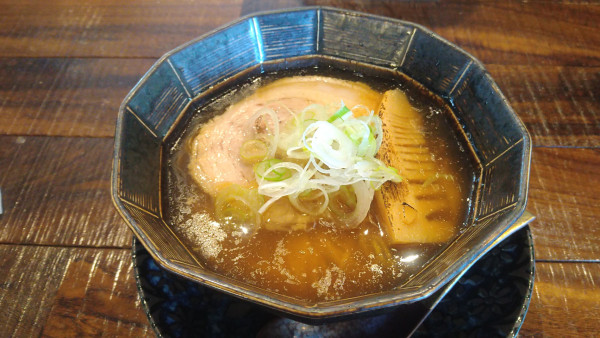 「醤油らぁ麺(¥1000)＋水餃子(¥600)」@古民家ヌードゥル黒揚羽森住の写真